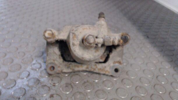 Foto: BREMSSATTEL VORN RECHTS eines Nissan Sunny LX