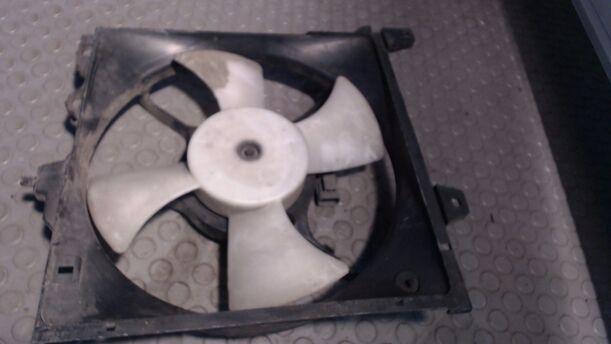 Foto: ELEKTROLÜFTER eines Nissan Sunny LX