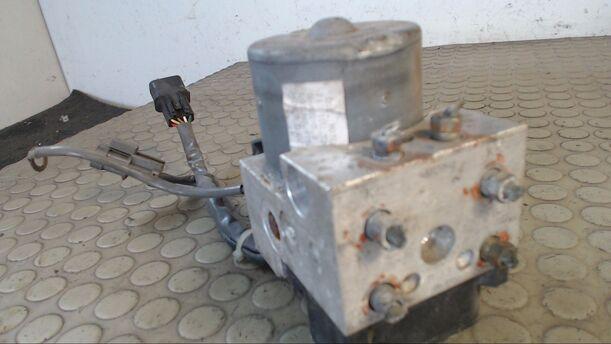 Foto: ABS-BREMSAGGREGAT eines Mitsubishi Colt 1300 GL