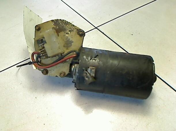 Foto: SCHEIBENWISCHERMOTOR VORN eines Opel Corsa LS
