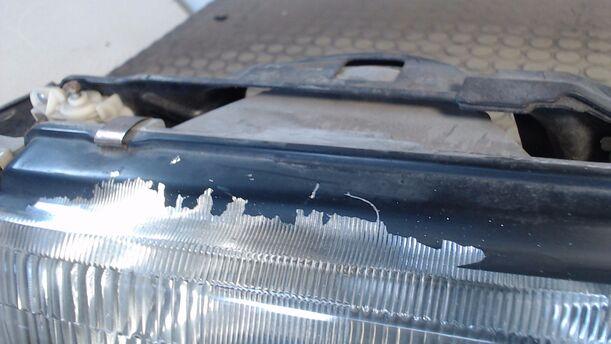 Foto: SCHEINWERFER LINKS eines Nissan Sunny GTI 16V