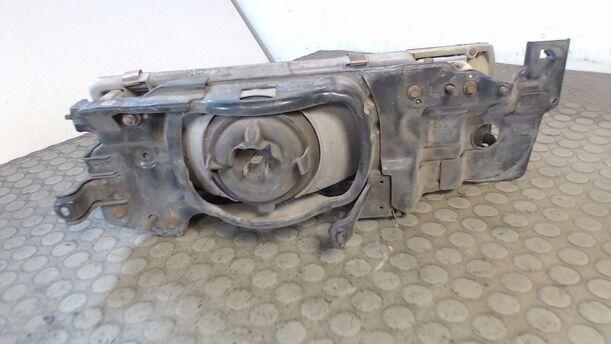 Foto: SCHEINWERFER LINKS eines Nissan Sunny GTI 16V