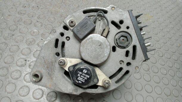 Foto: LICHTMASCHINE / GENERATOR ( 70A ) eines Ford Sierra CLX (LX)