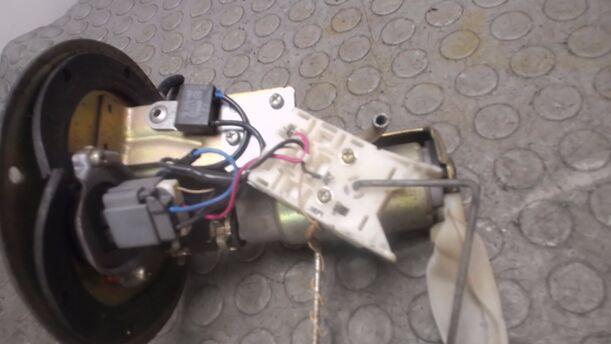 Foto: KRAFTSTOFFPUMPE eines Toyota Corolla 1.4 XLi