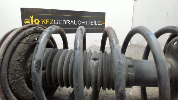 Foto: FEDERBEIN VORN LINKS eines Peugeot 205 Green