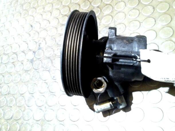 Foto: LENKGETRIEBEPUMPE eines Ford Escort Turnier CL