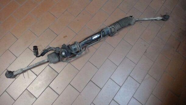 Foto: SERVOLENKUNG eines Mitsubishi Space Wagon 2000 GLXi