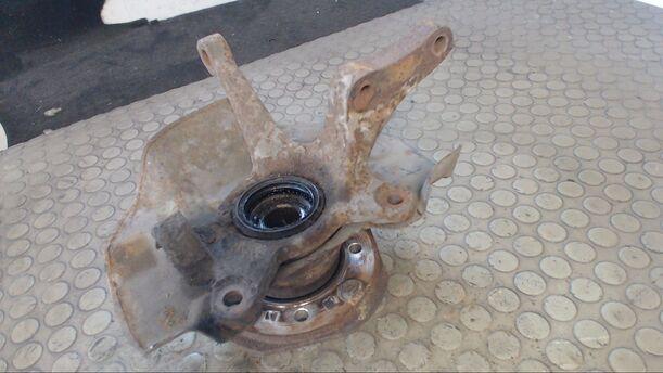 Foto: ACHSSCHENKEL VORNE LINKS eines Mitsubishi Space Wagon 2000 GLXi