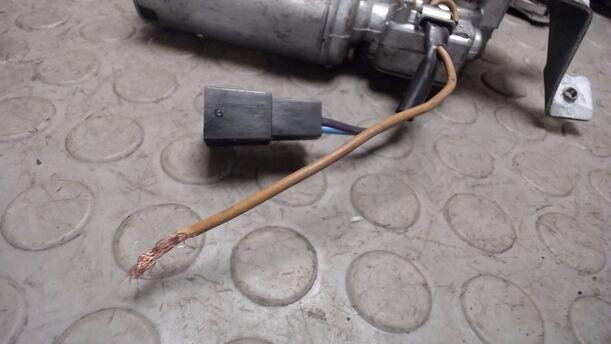 Foto: HECKSCHEIBENWISCHERMOTOR eines Opel Corsa LS