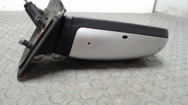 Foto: AUSSENSPIEGEL MECHANISCH VERSTELLBAR RECHTS eines Ford Sierra Turnier CLX (LX)