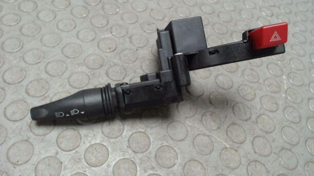 Foto: BLINKSCHALTER / KOMBISCHALTER eines Ford Scorpio CL