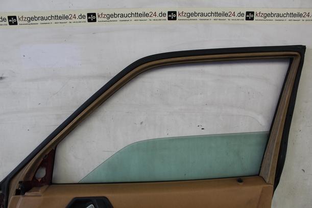 Foto: TÜR VORNE RECHTS eines Mercedes-Benz 200 D