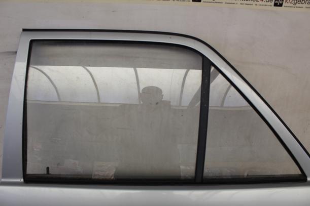 Foto: TÜR HINTEN LINKS eines Mercedes-Benz 200 D