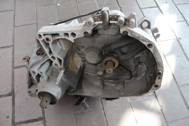 Foto: SCHALTGETRIEBE 5-GANG JB1043 eines Renault Clio RN