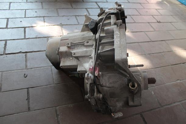 Foto: SCHALTGETRIEBE 5-GANG JB1043 eines Renault Clio RN