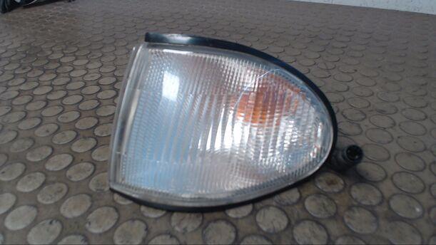 Foto: BLINKER LINKS eines Hyundai Sonata 2.0i 16V GLS