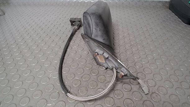 Foto: AUSSENSPIEGEL MECHANISCH VERSTELLBAR LINKS eines Renault R 25 V6 Injection