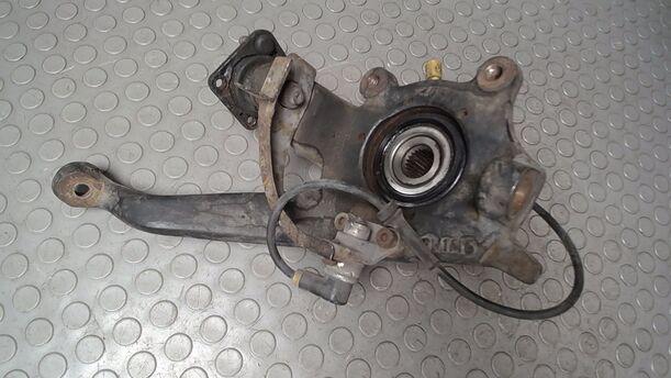 Foto: ACHSSCHENKEL VORNE LINKS ( FÜR ABS/ 5 LOCH ) eines Renault R 25 V6 Injection