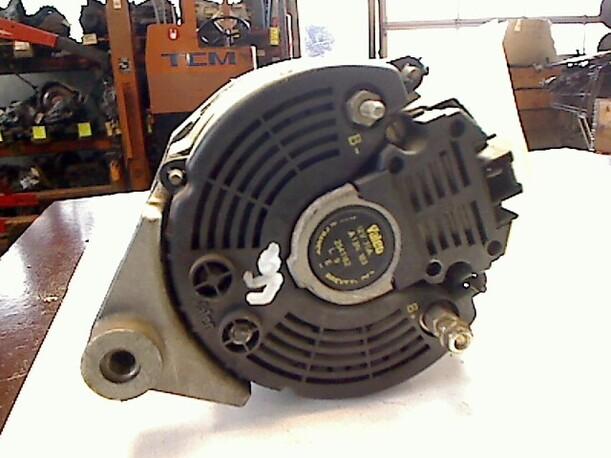 Foto: LICHTMASCHINE eines Peugeot 405 Break Aut. GRI