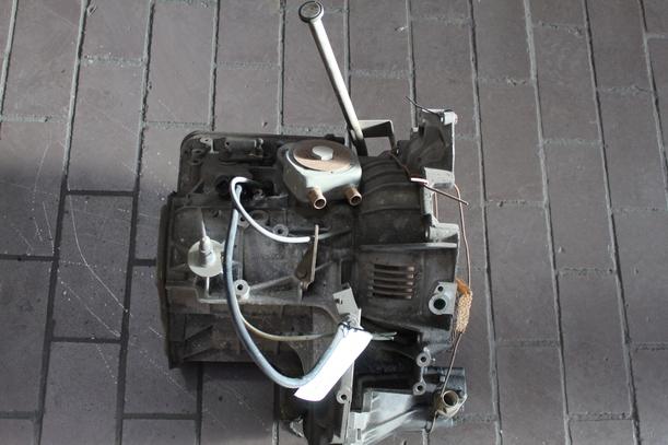 Foto: AUTOMATIK-GETRIEBE eines Peugeot 405 Break Aut. GRI