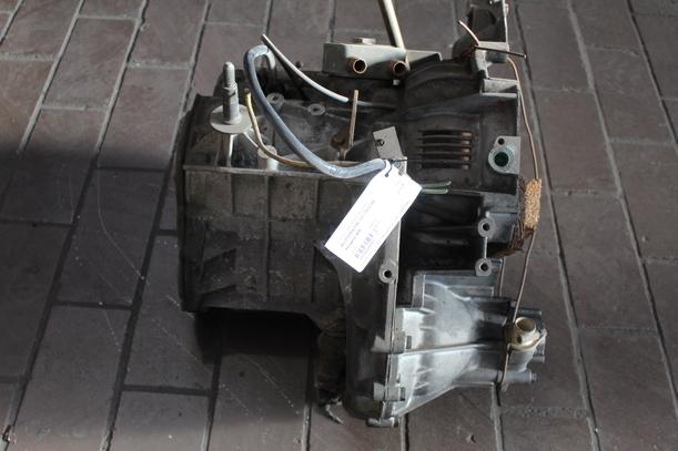 Foto: AUTOMATIK-GETRIEBE eines Peugeot 405 Break Aut. GRI