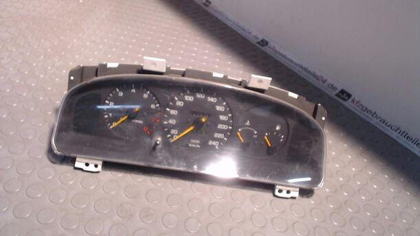 Foto: TACHOEINHEIT eines Mazda 626 1.9i GLX
