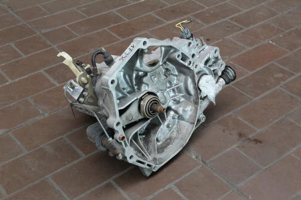Foto: SCHALTGETRIEBE 5-GANG eines Honda Civic 1.5i