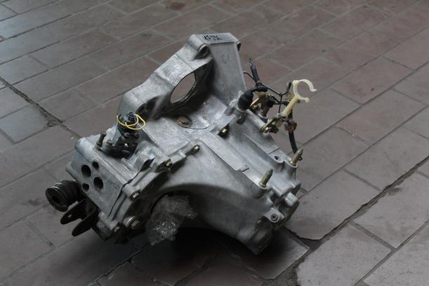 Foto: SCHALTGETRIEBE 5-GANG eines Honda Civic 1.5i