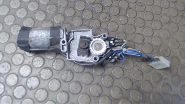 Foto: SCHIEBEDACHMOTOR eines Hyundai Lantra 1.5i GLS