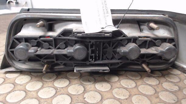 Foto: HECKLEUCHTE / RÜCKLICHT LINKS eines Alfa Romeo Alfa 33 S 16V QV