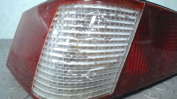 Foto: HECKLEUCHTE / RÜCKLICHT LINKS eines Alfa Romeo Alfa 33 S 16V QV