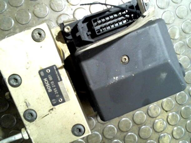 Foto: ABS-BREMSAGGREGAT eines Alfa Romeo Alfa 33 S 16V QV