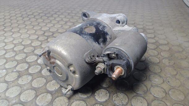 Foto: ANLASSER / STARTER eines Mazda 323 1.6i 16V GLX