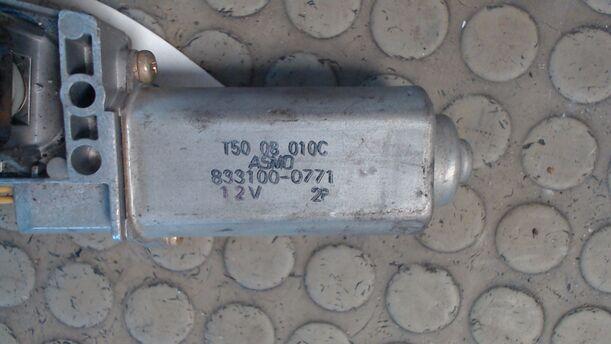 Foto: SCHIEBEDACHMOTOR eines Mazda 323 1.6i 16V GLX