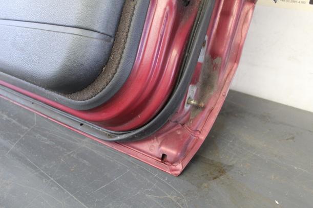 Foto: TÜR VORNE LINKS eines Mitsubishi Galant 2000 GLSi