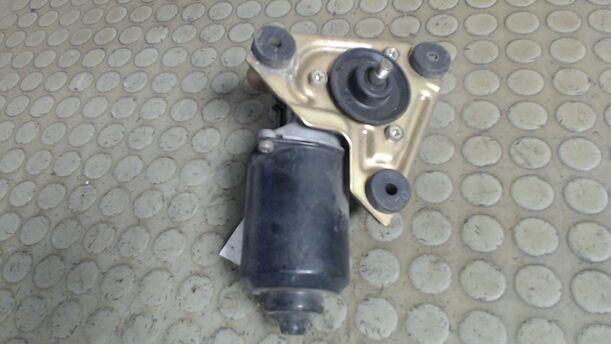 Foto: SCHEIBENWISCHERMOTOR VORN eines Mazda 323 F 1.9i 16V GT