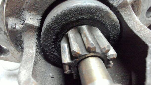 Foto: ANLASSER / STARTER BOSCH ( SCHALTGETRIEBE ) eines Ford Sierra Turnier CL