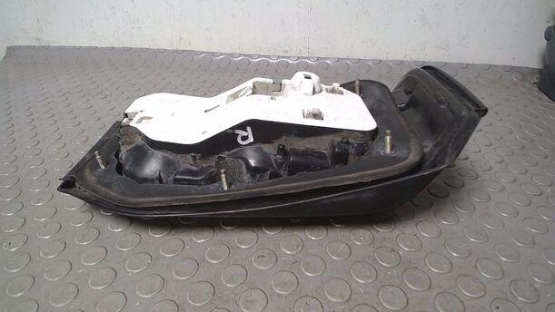 Foto: HECKLEUCHTE/ RÜCKLEUCHTE RECHTS ( 2/3 TÜRER ) eines Mazda 323 1.6i GLX
