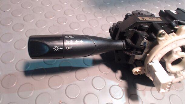 Foto: BLINKERSCHALTER / KOMBISCHALTER eines Mazda 626 2.0i GLX