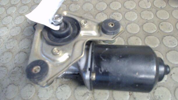 Foto: SCHEIBENWISCHERMOTOR VORN eines Mazda 323 F 1.9i 16V GT