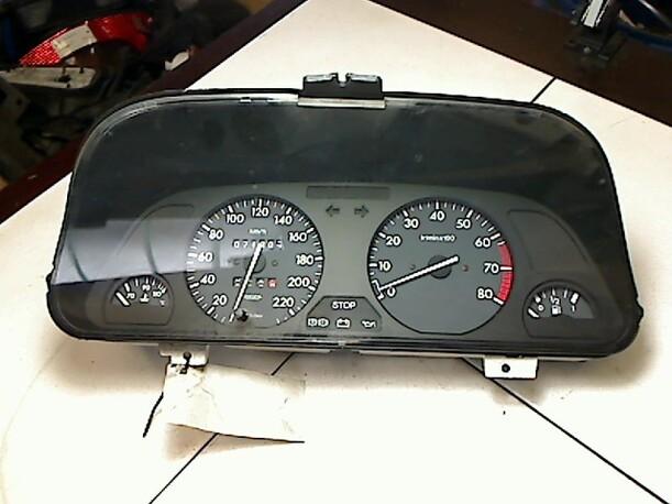 Foto: TACHOEINHEIT eines Peugeot 306 XN