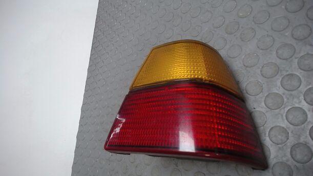 Foto: HECKLEUCHTE / RÜCKLICHT RECHTS eines VW Passat (C)