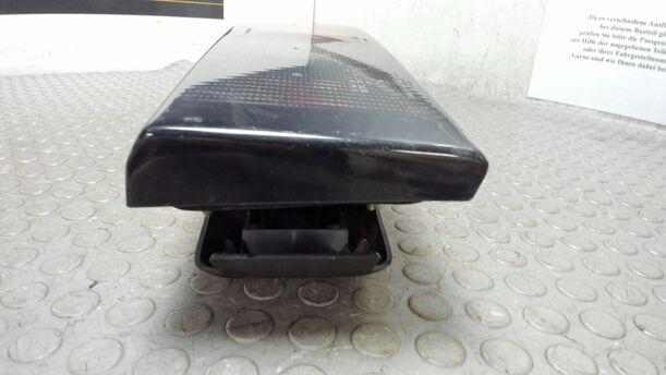 Foto: HECKLEUCHTE / RÜCKLICHT RECHTS ( STUFENHECK ) eines Ford Sierra GL
