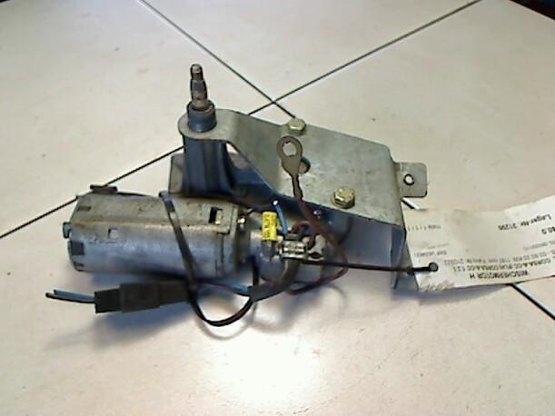 Foto: HECKSCHEIBENWISCHERMOTOR eines Opel Corsa LS