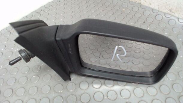 Foto: AUSSENSPIEGEL MECHANISCH VERSTELLBAR RECHTS eines Ford Sierra CLX (LX)