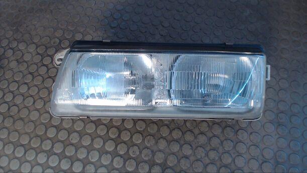 Foto: SCHEINWERFER LINKS eines Mitsubishi Galant 2000 16V GTi