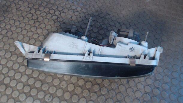 Foto: SCHEINWERFER LINKS eines Mitsubishi Galant 2000 16V GTi