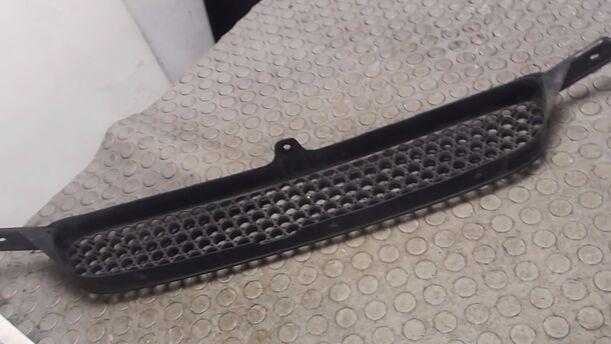 Foto: KÜHLERGRILL eines Toyota Corolla 1.4