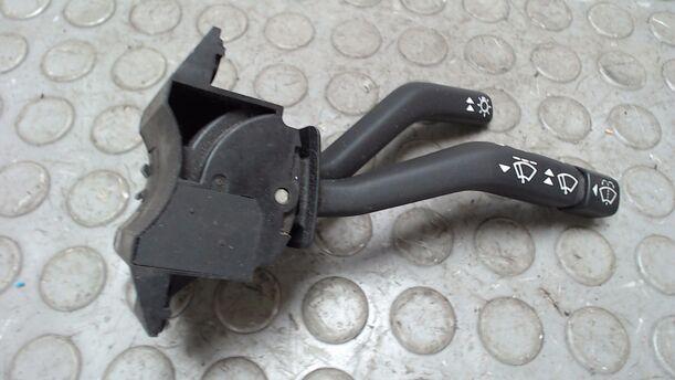 Foto: SCHEIBENWISCHERSCHALTER / LICHTSCHALTER eines Ford Sierra Turnier CL