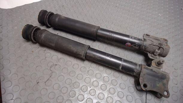 Foto: STOßDÄMPFERPAAR HINTEN eines Ford Escort C